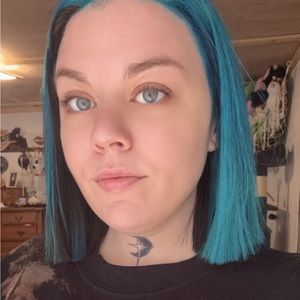 Meet your Posher, Kaitlyn